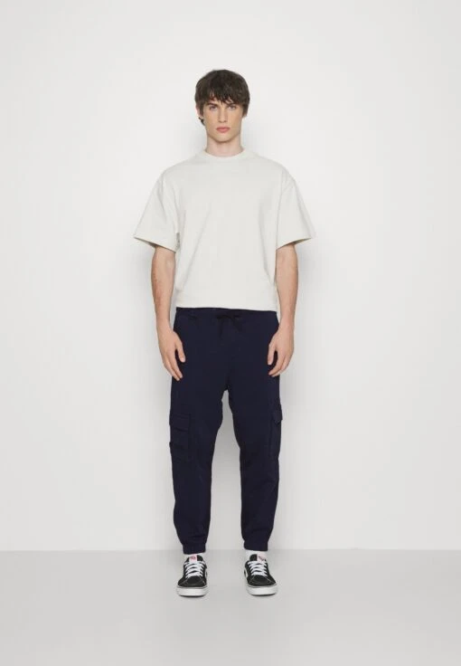 Kaotiko Pant Unisex - Pantalones Cargo - Navy -Kaotiko Tienda 01c10e94d894485ca6336d5d4f12193c scaled