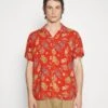 Kaotiko Carnation Unisex - Camisa - Red -Kaotiko Tienda 047ad891683b42b7bf45509d3a503c77