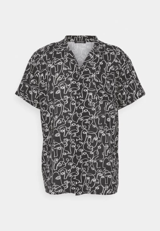 Kaotiko Shirt Faces Unisex - Camisa - Black/Ivory -Kaotiko Tienda 8f8f656e02264acc86363b738b569744 scaled