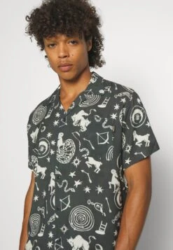 Kaotiko Zodiac Unisex - Camisa - Dark Grey -Kaotiko Tienda 93c52f941e744fe69433ad63c27fea74