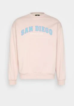 Kaotiko Crew San Diego College Unisex - Sudadera - Pink -Kaotiko Tienda a6b3394fb5924dfe954af5c08e226a8a