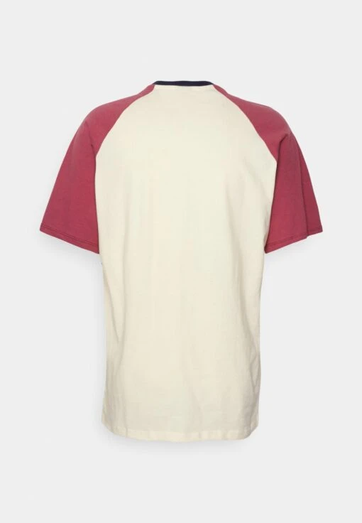 Kaotiko Rang Usa Unisex - Camiseta Estampada - Ivory/Burgundy -Kaotiko Tienda a9fe131965ca4244b85a6ec7b288690b scaled