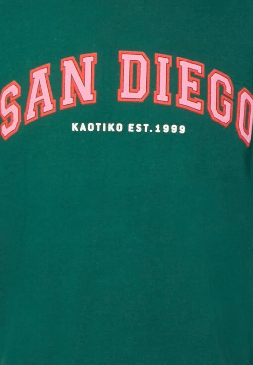 Kaotiko San Diego College Unisex - Camiseta Estampada - Basil -Kaotiko Tienda feedcdd7bb524d4bbbd12ca8a1fae05c scaled